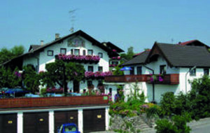Gästehaus Pletzenauer Gstadt - Gollenshausen
