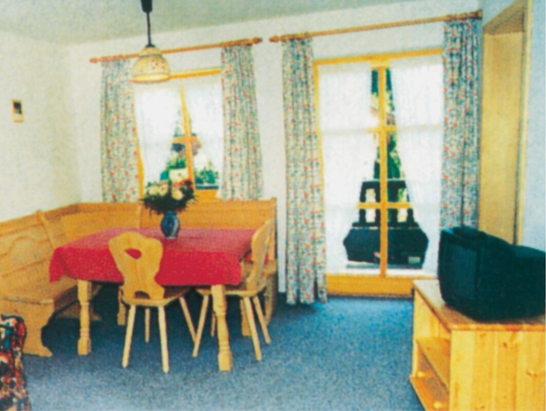 Bild-4 Ferienhof Blank - Ferienwohnungen und Gästezimmer in Bad Endorf