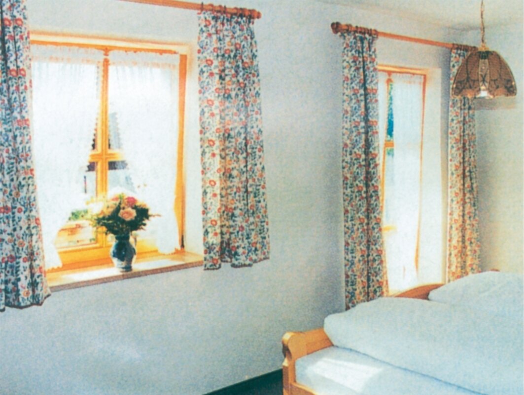 Bild-2 Ferienhof Blank - Ferienwohnungen und Gästezimmer in Bad Endorf